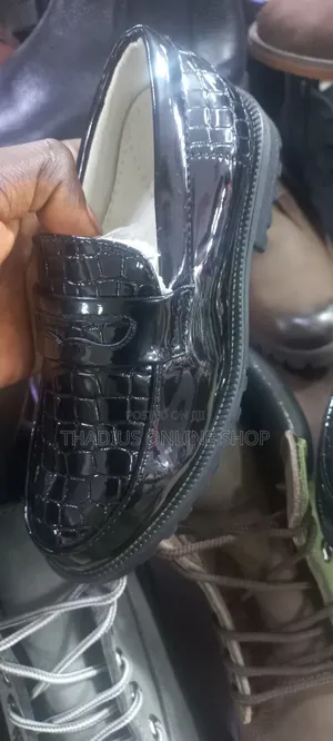 Photo - Boys Vintage Shiny Shoes