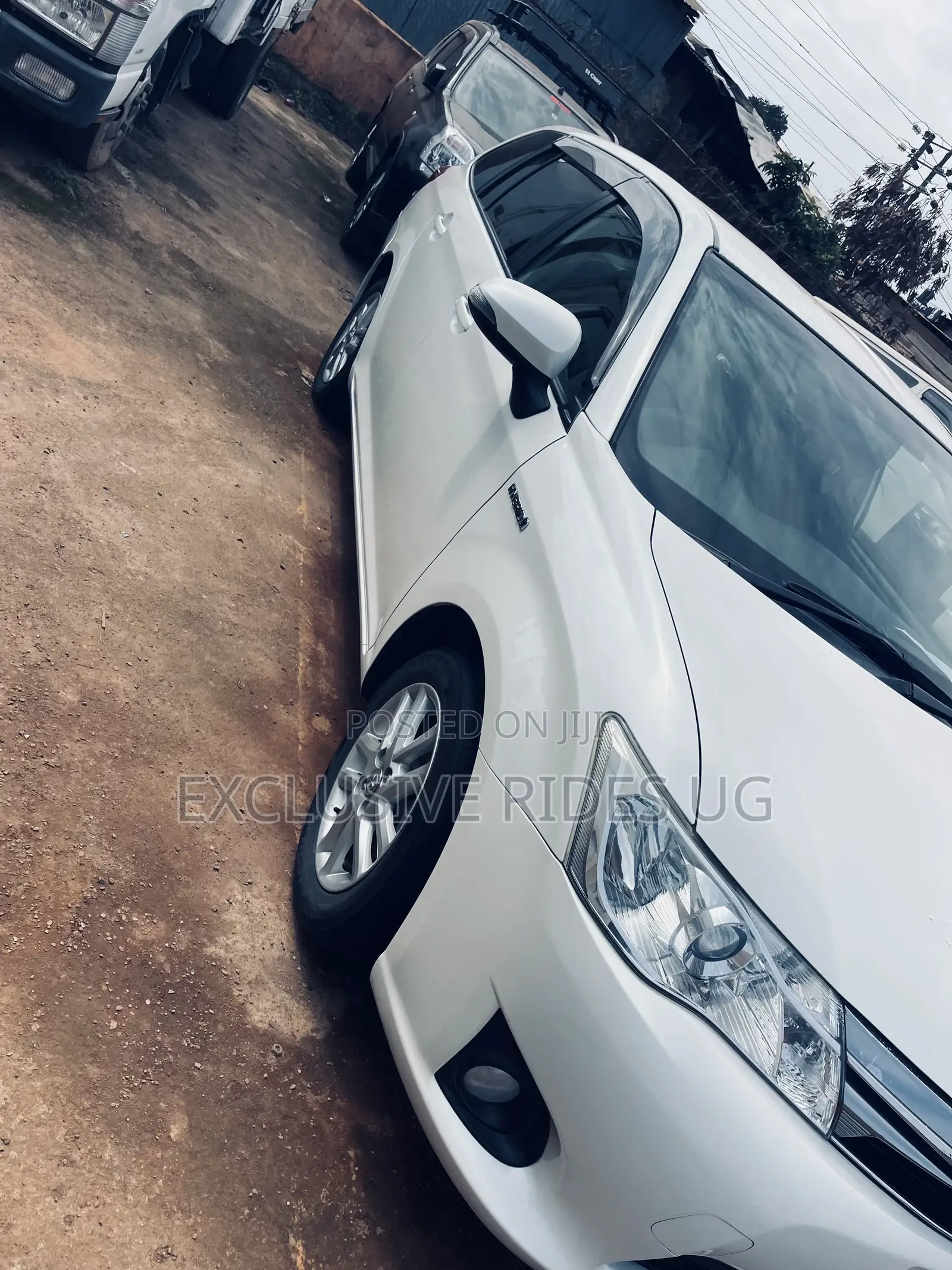 Toyota Corolla Fielder 1.5 Hybrid FWD 2015 White