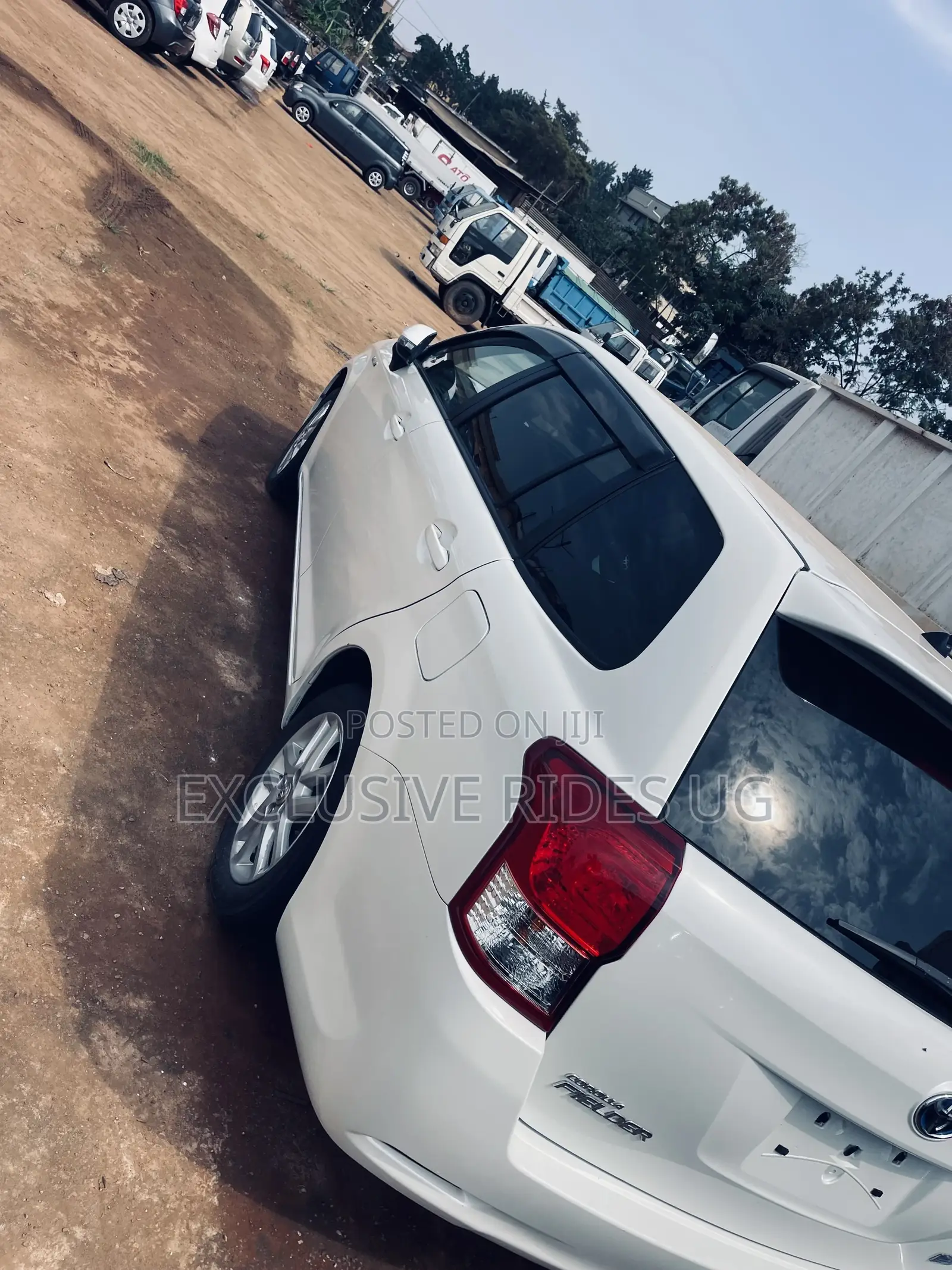Toyota Corolla Fielder 1.5 Hybrid FWD 2015 White