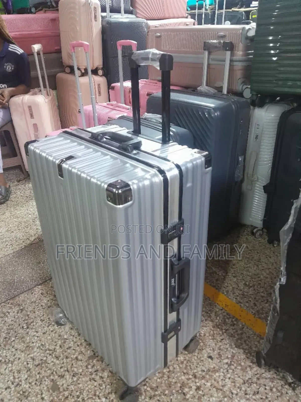 Nice Suit Case Bag Large Size