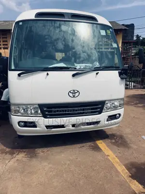 Mitsubishi Fuso Rosa 2014 White