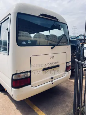 Mitsubishi Fuso Rosa 2014 White