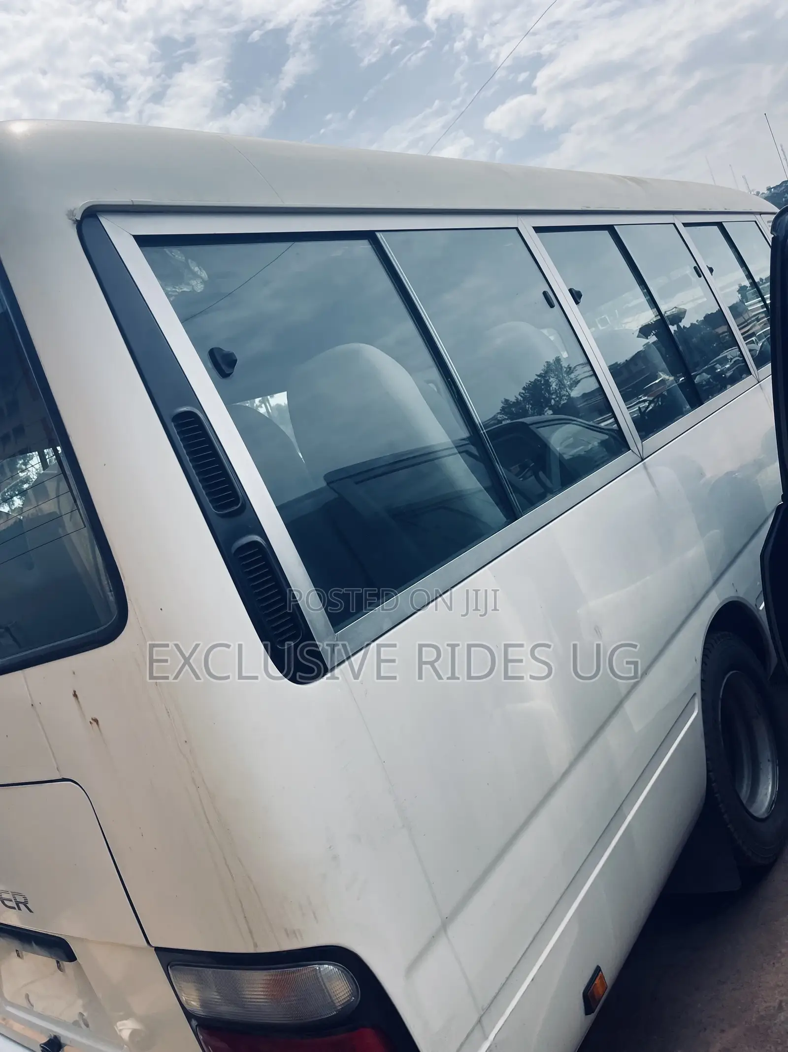 Mitsubishi Fuso Rosa 2014 White