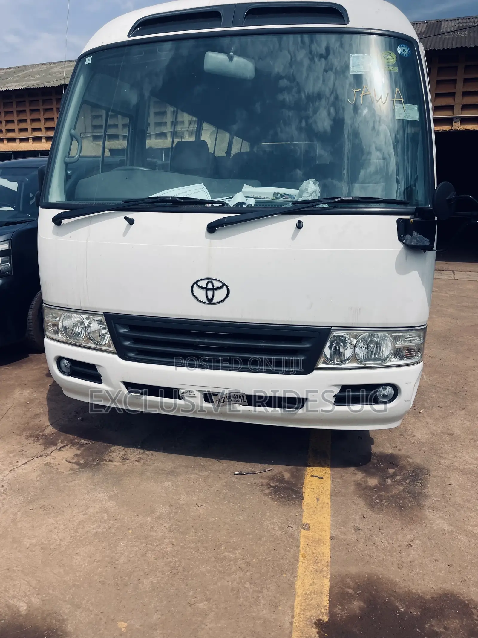 Mitsubishi Fuso Rosa 2014 White