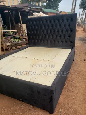 5x6 Tufted Black Bed