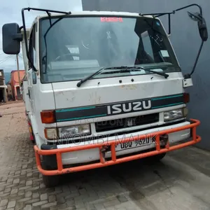 Photo - Isuzu Juston