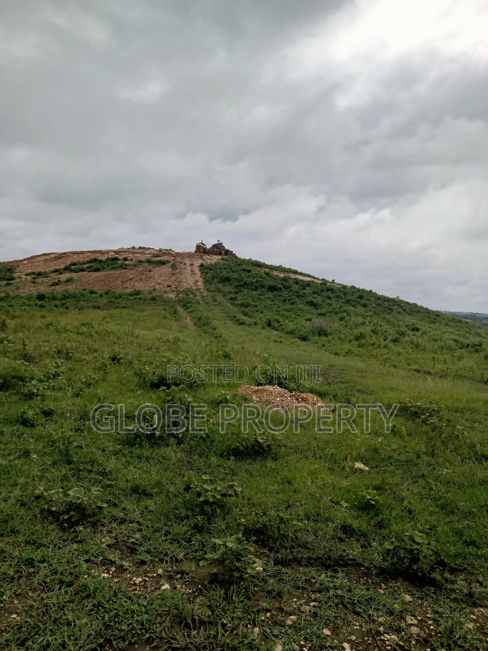 An Acre for Sale in Semuto at Only Ugx 35m