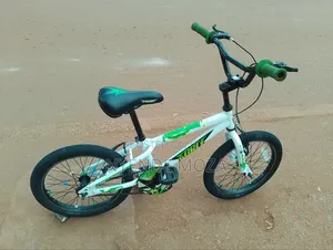 Apollo Forif Kids Bike BMX