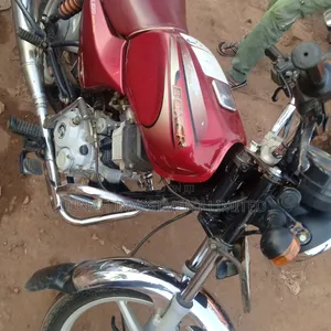 Bajaj Boxer 100 2023 Red