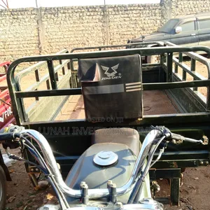 Bajaj Boxer 100 2024 Red
