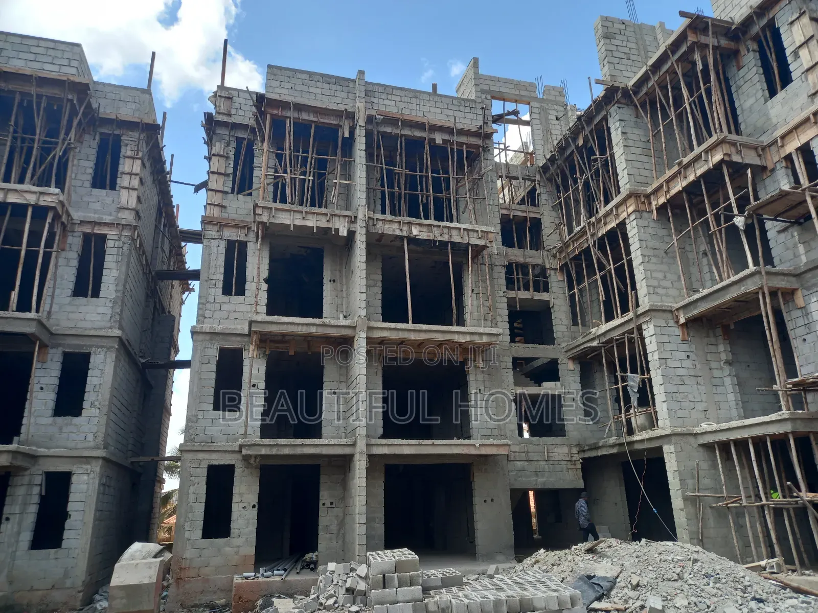 Furnished 4bdrm Condo in Kyaliwajjara, Kira for sale