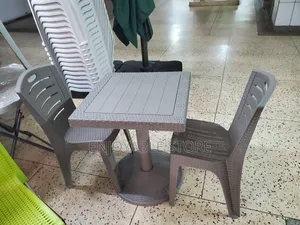 Centre Table and 2 Chairs Plastic
