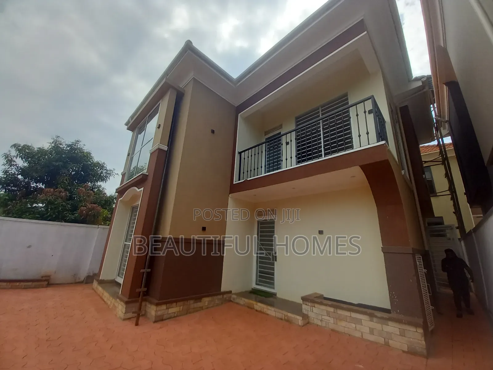 Furnished 4bdrm Maisonette in Kira for sale