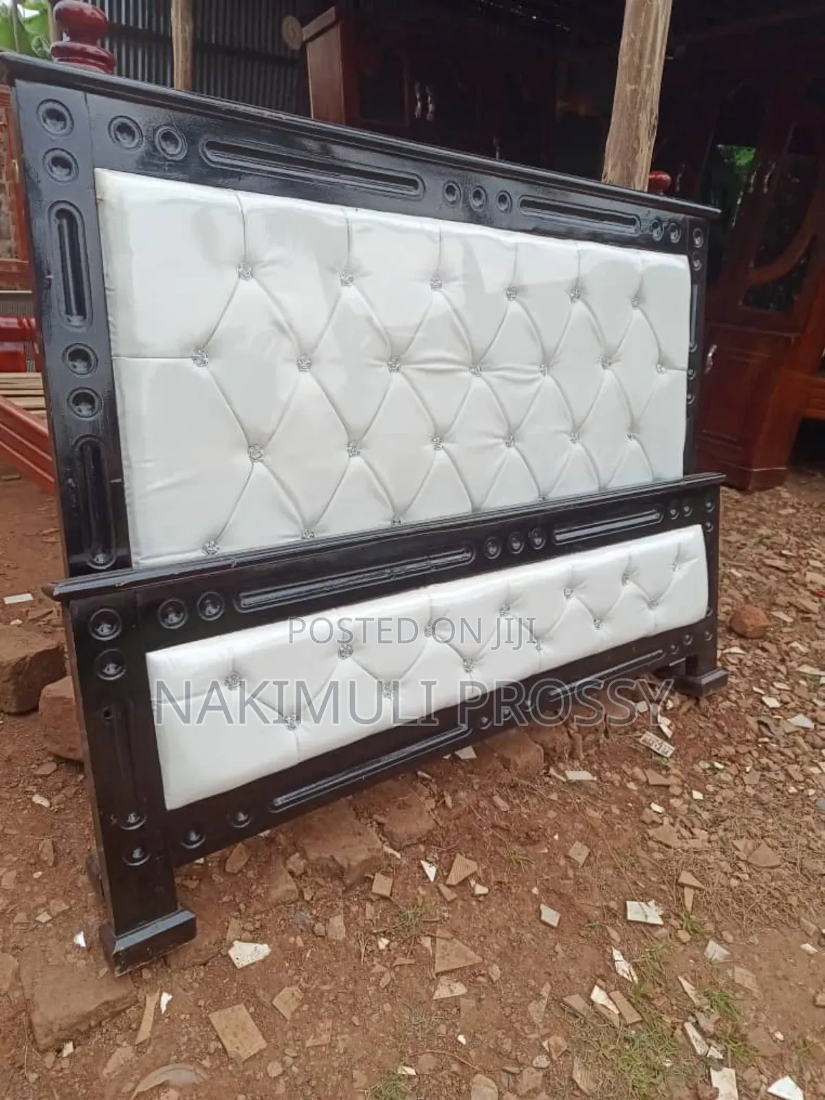 5by6 Bed White and Black 0113