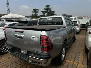 Toyota Hilux 2018 Silver