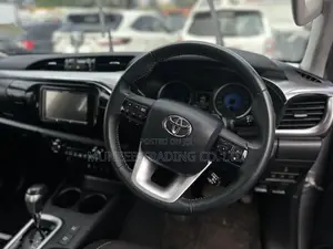 Toyota Hilux 2018 Silver
