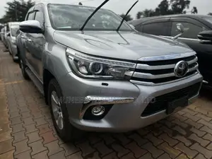 Toyota Hilux 2018 Silver