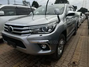 Toyota Hilux 2018 Silver