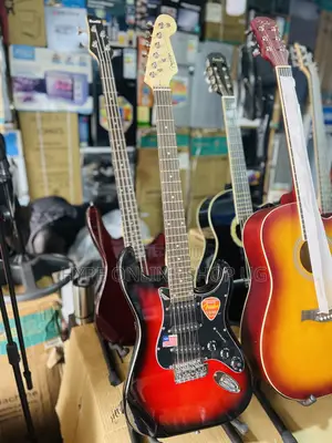 Photo - Solo 6strings Electric Guitar
