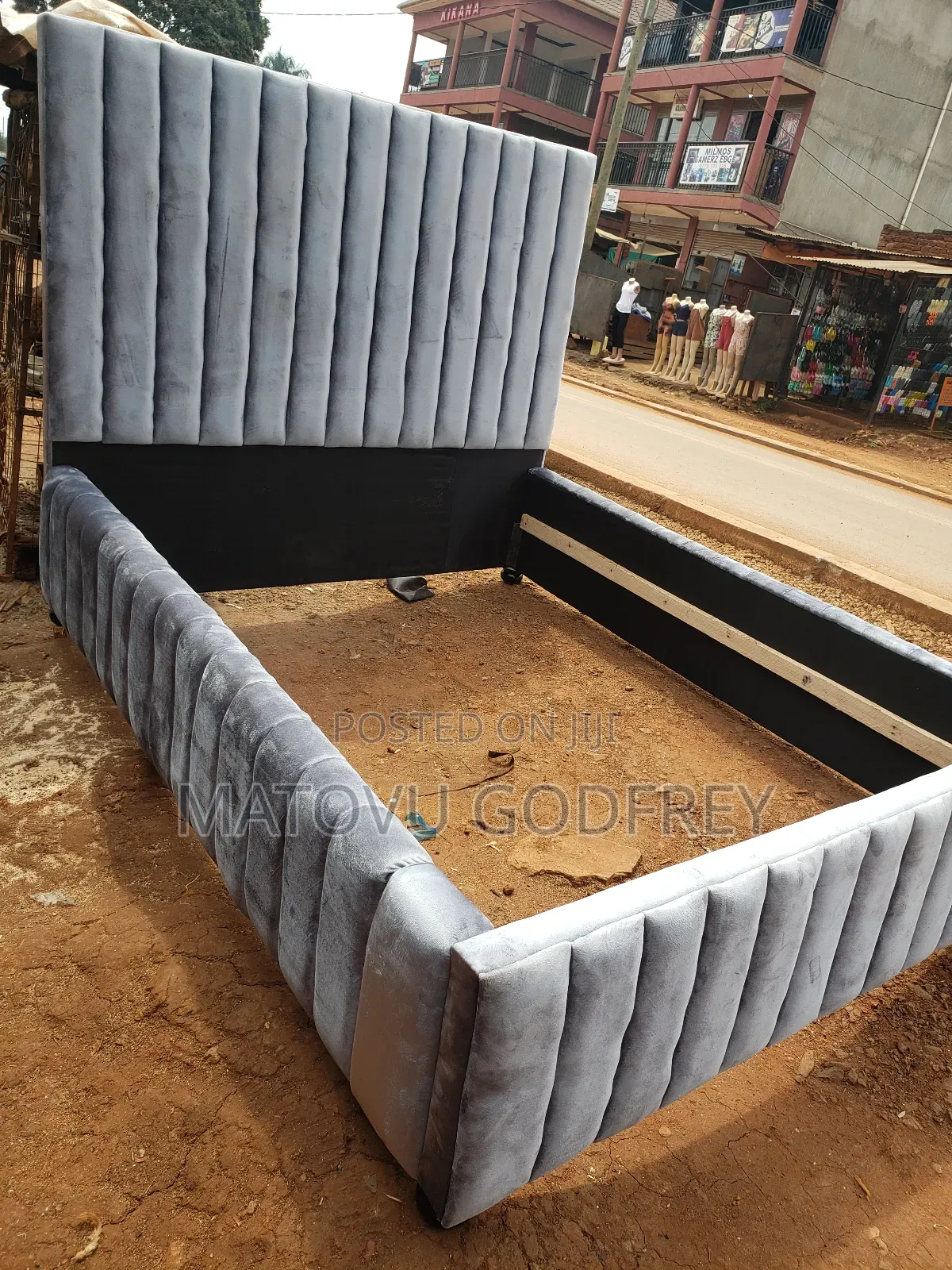 Gray 5x6 Striped Bed