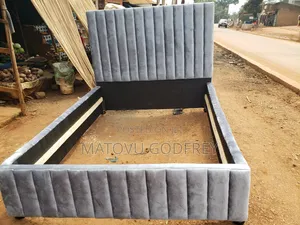 Gray 5x6 Striped Bed