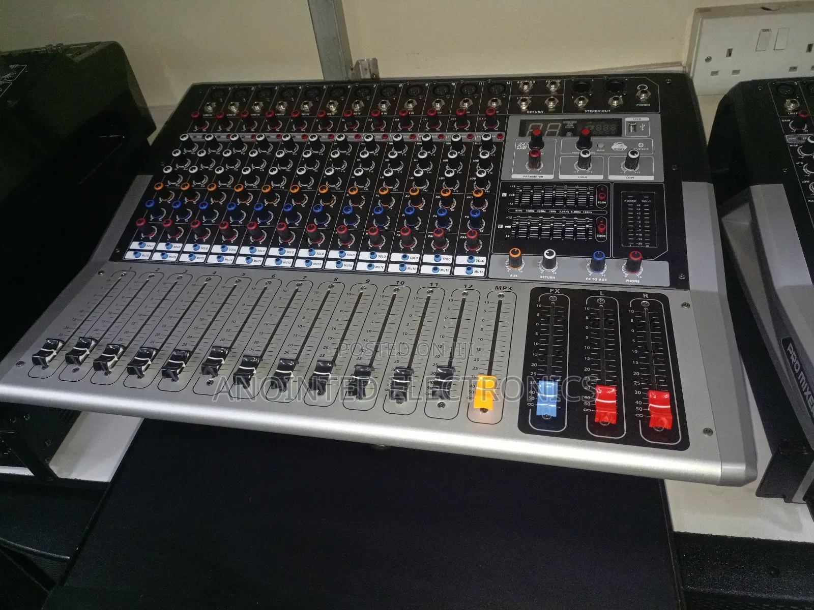Amp Mixture 12 Chanels