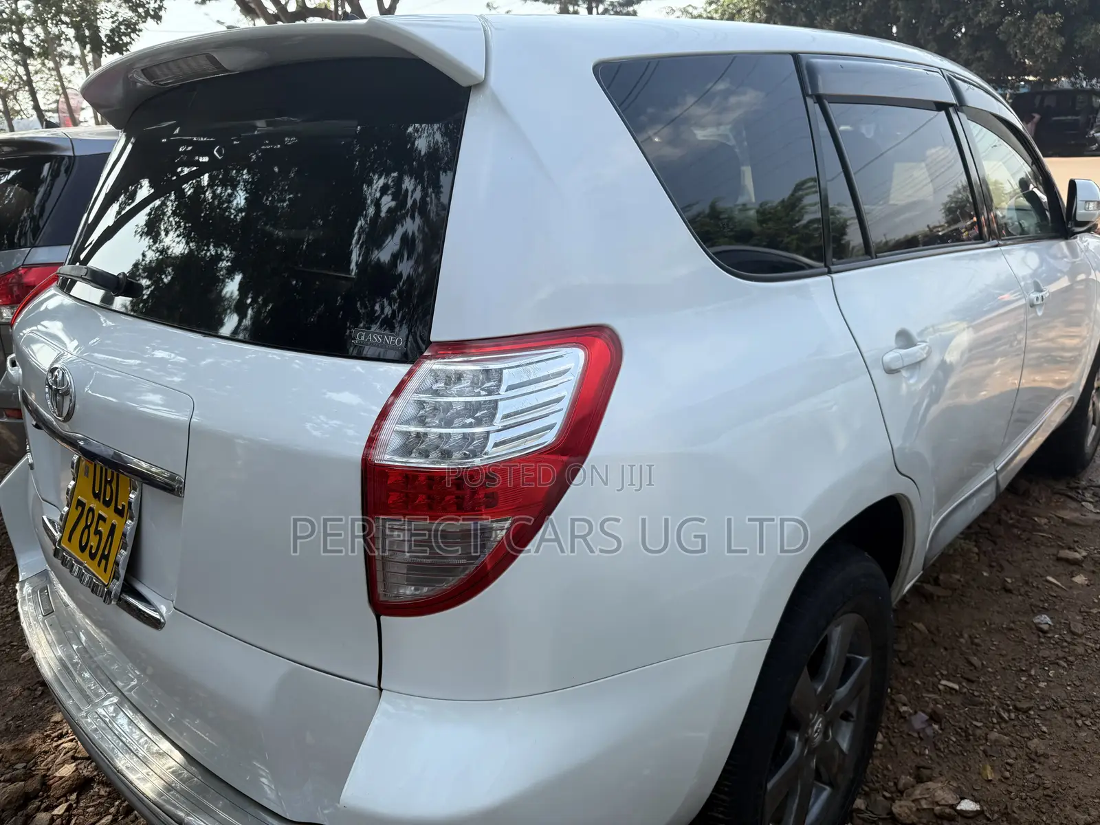 Toyota Vanguard 2008 White