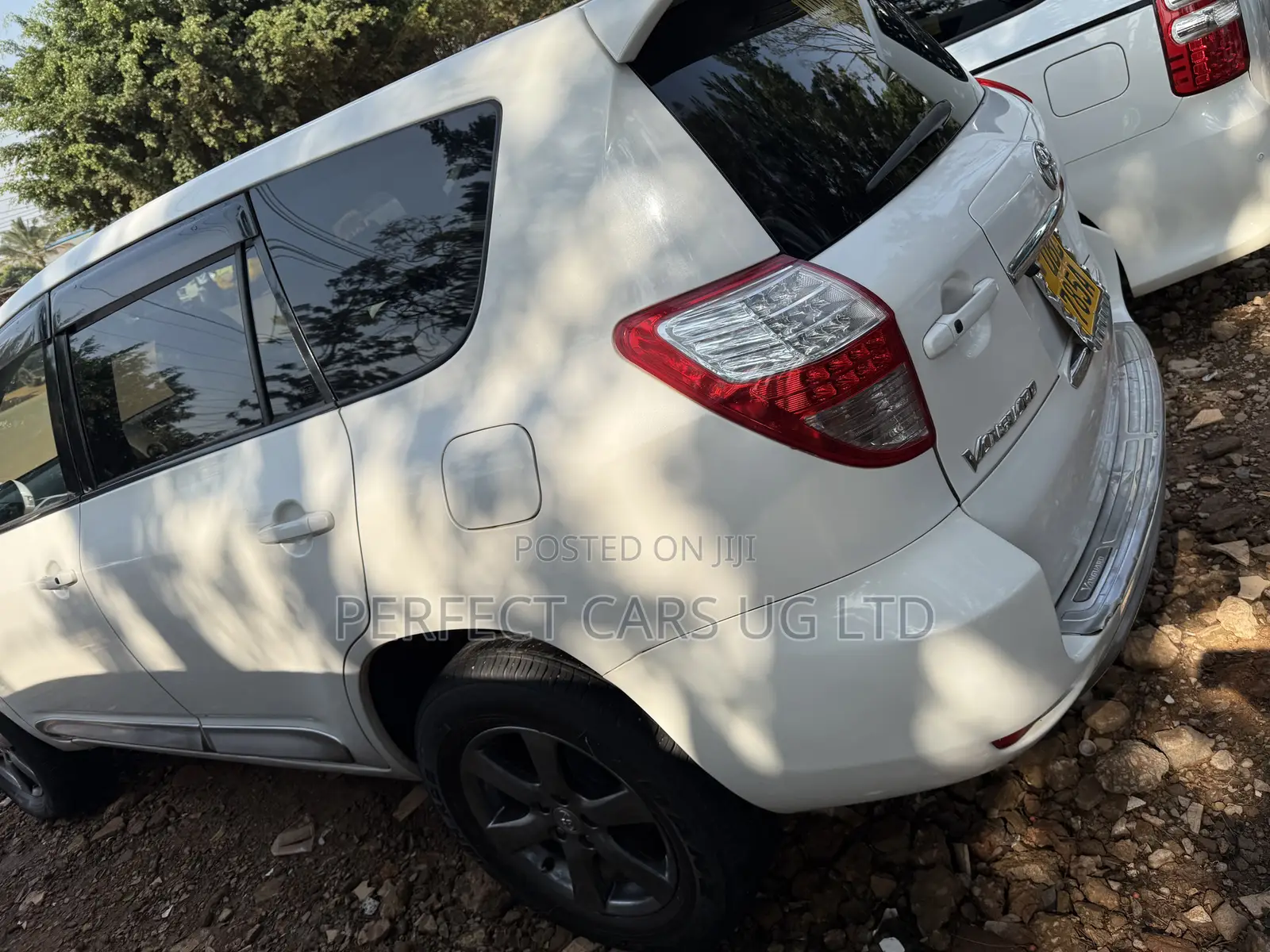 Toyota Vanguard 2008 White