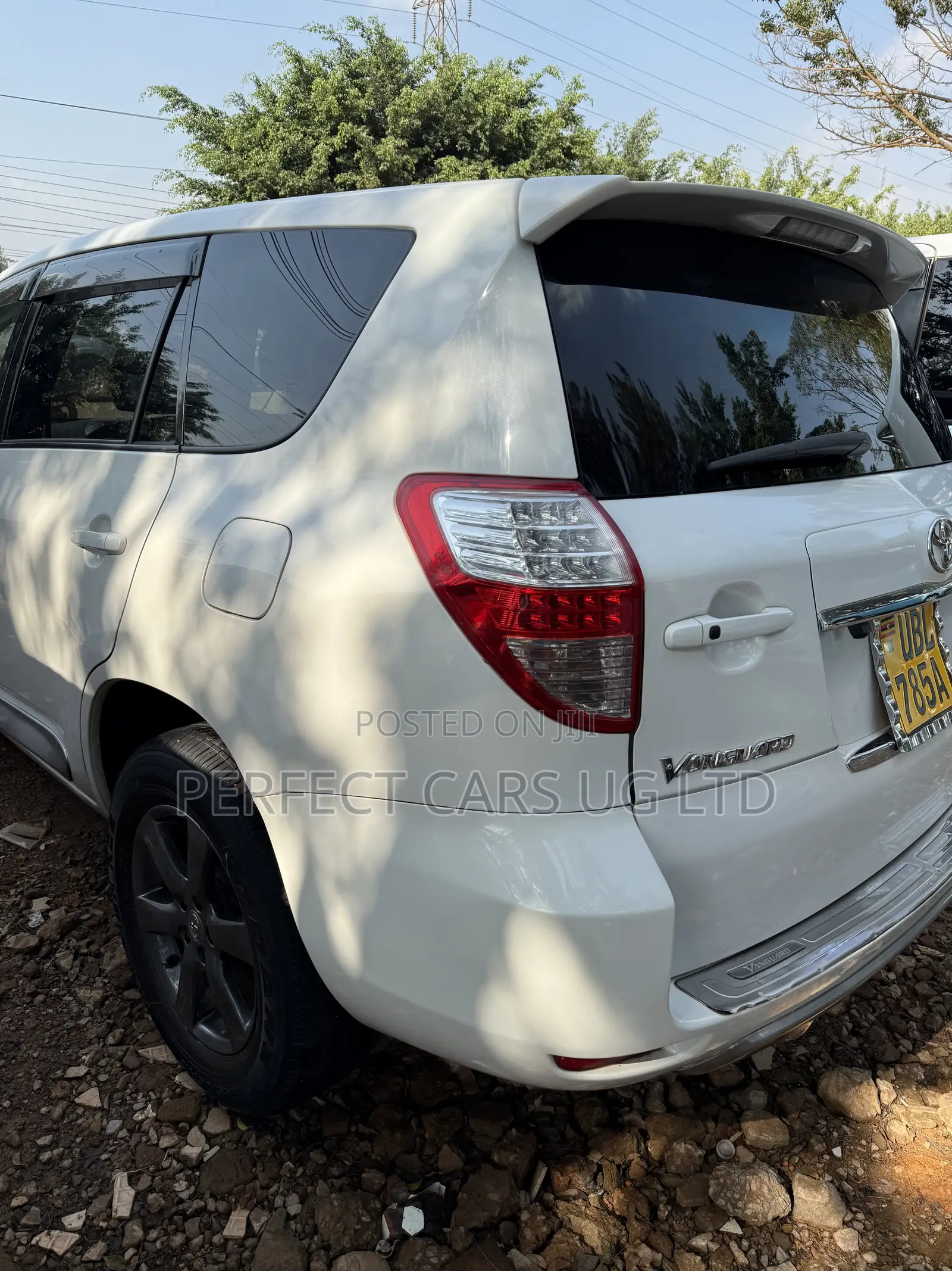 Toyota Vanguard 2008 White