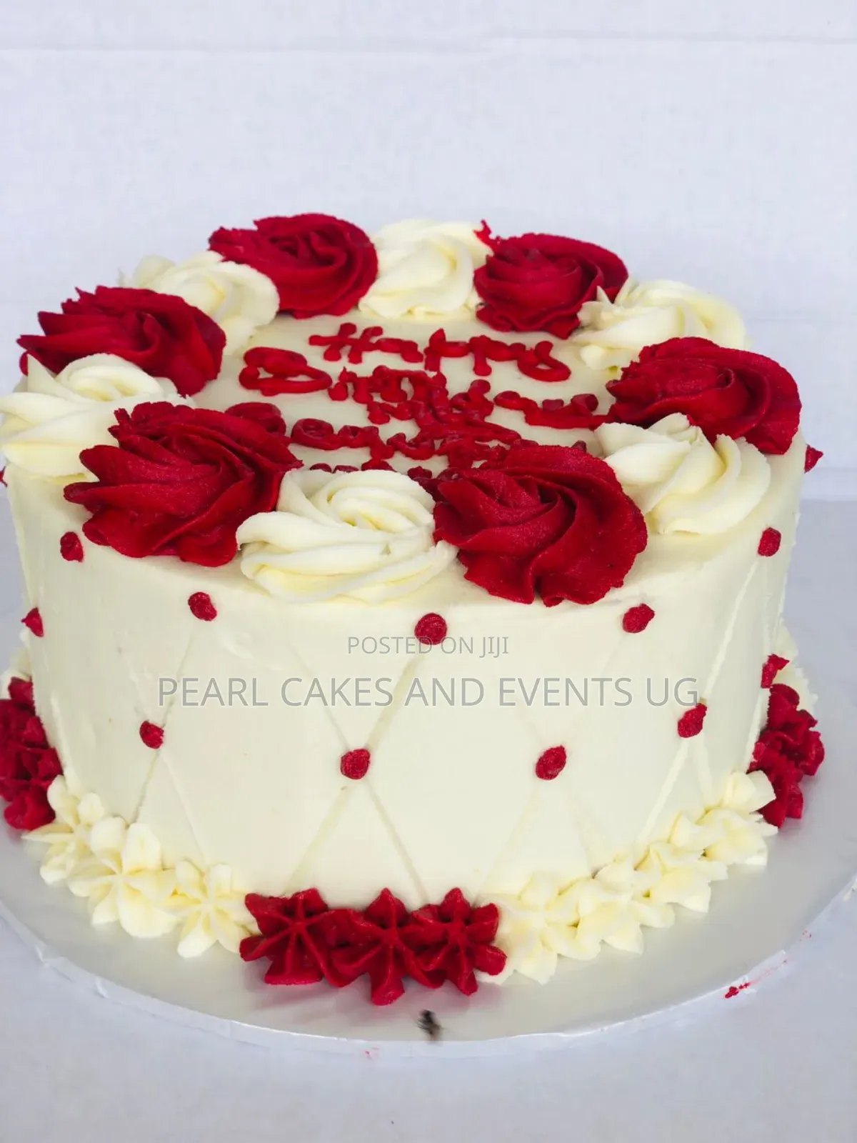 Red Colour in White Birthdays Cakes Surprises Gifts