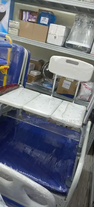 Shawer Chair