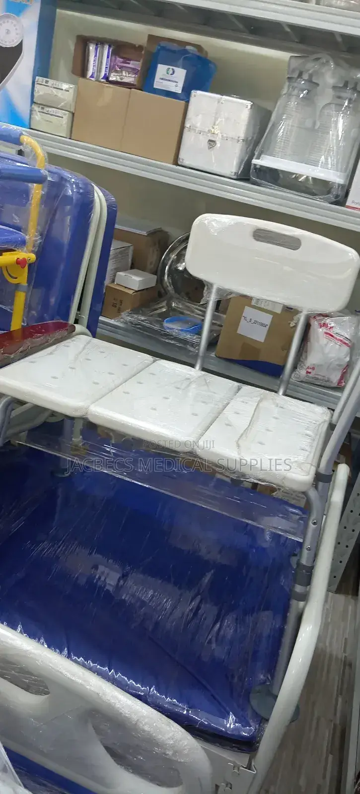 Shawer Chair