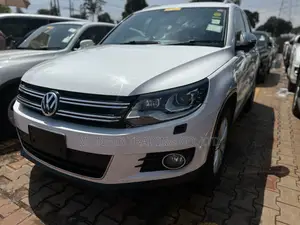 Volkswagen Tiguan 2.0 S 4Motion 2012 White