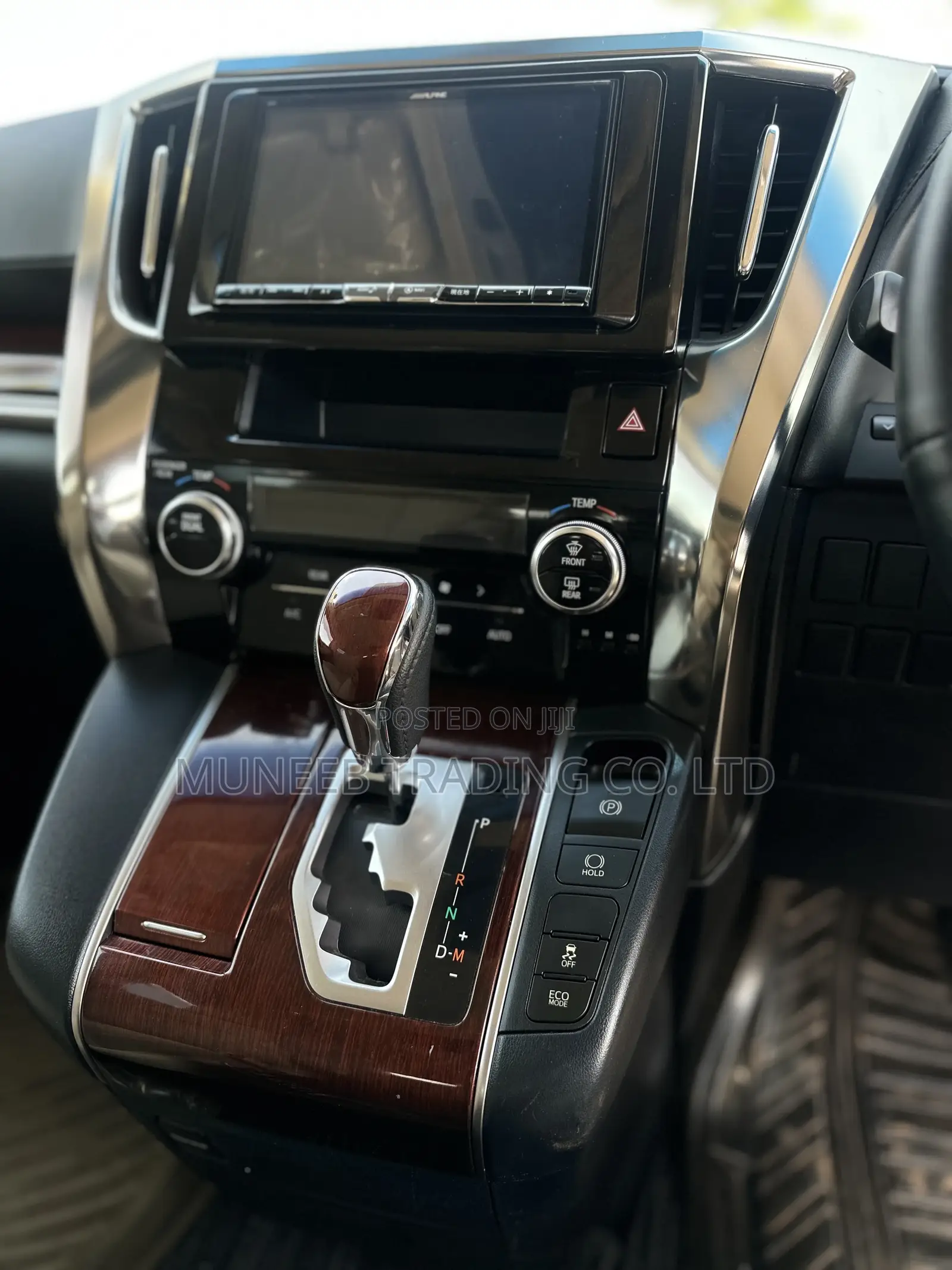 Toyota Alphard 2.4 Petrol AWD 2015 White