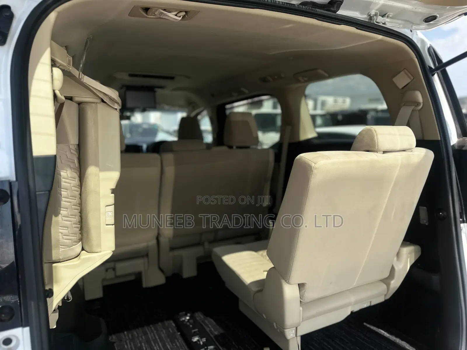 Toyota Alphard 2.4 Petrol AWD 2015 White