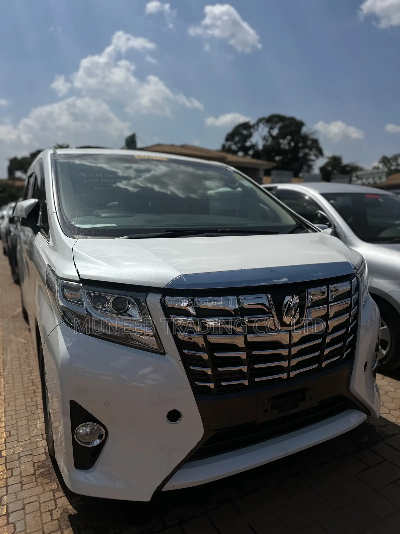 Toyota Alphard 2.4 Petrol AWD 2015 White