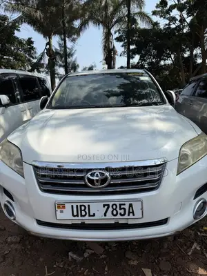 Toyota Vanguard 2008 White