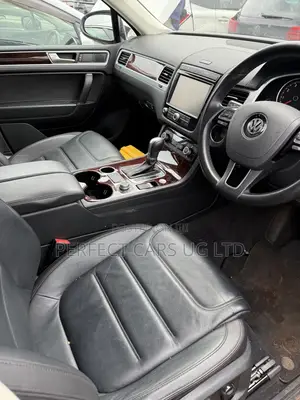 Volkswagen Touareg V6 Lux AWD 4MOTION 2015 Black