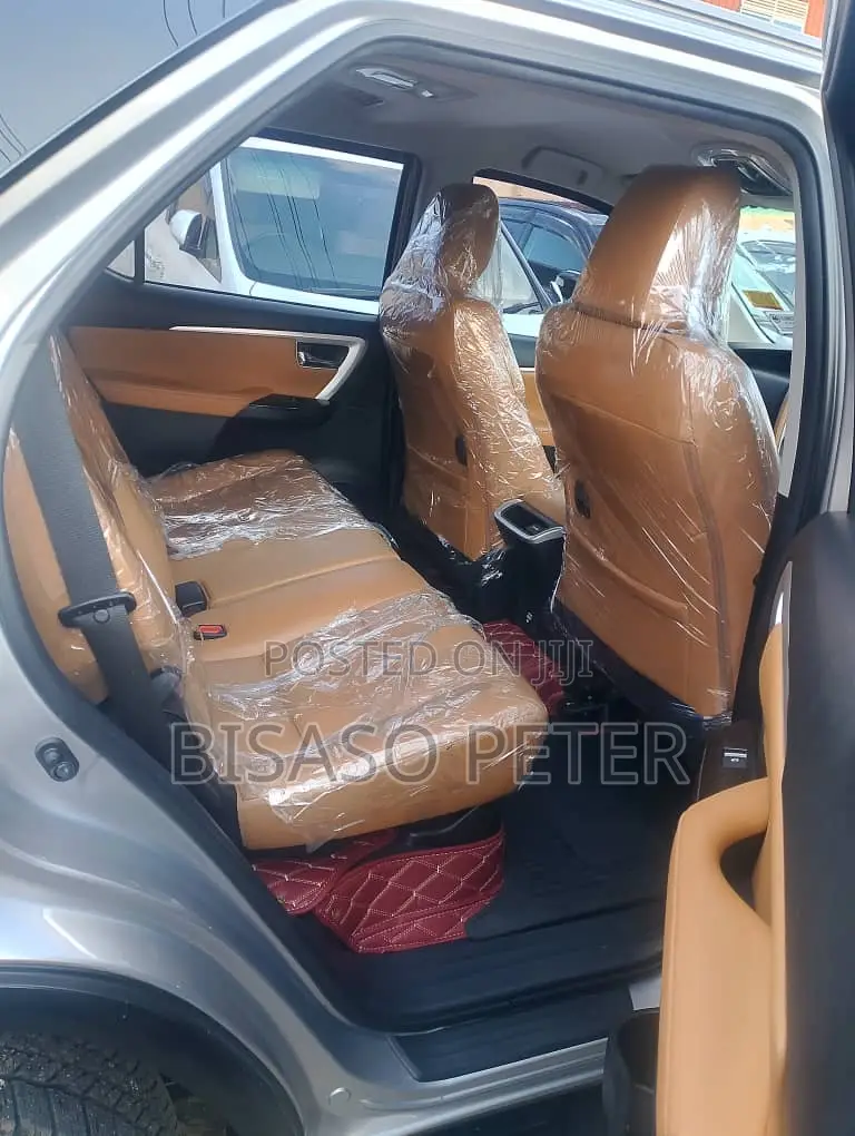 Toyota Fortuner 2.8 D RWD 2016 Silver