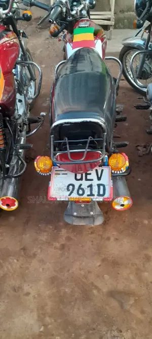 Bajaj Boxer 100 2019 Red