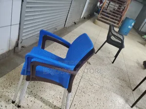 Happy Plastic Chairs Plastic Chairs