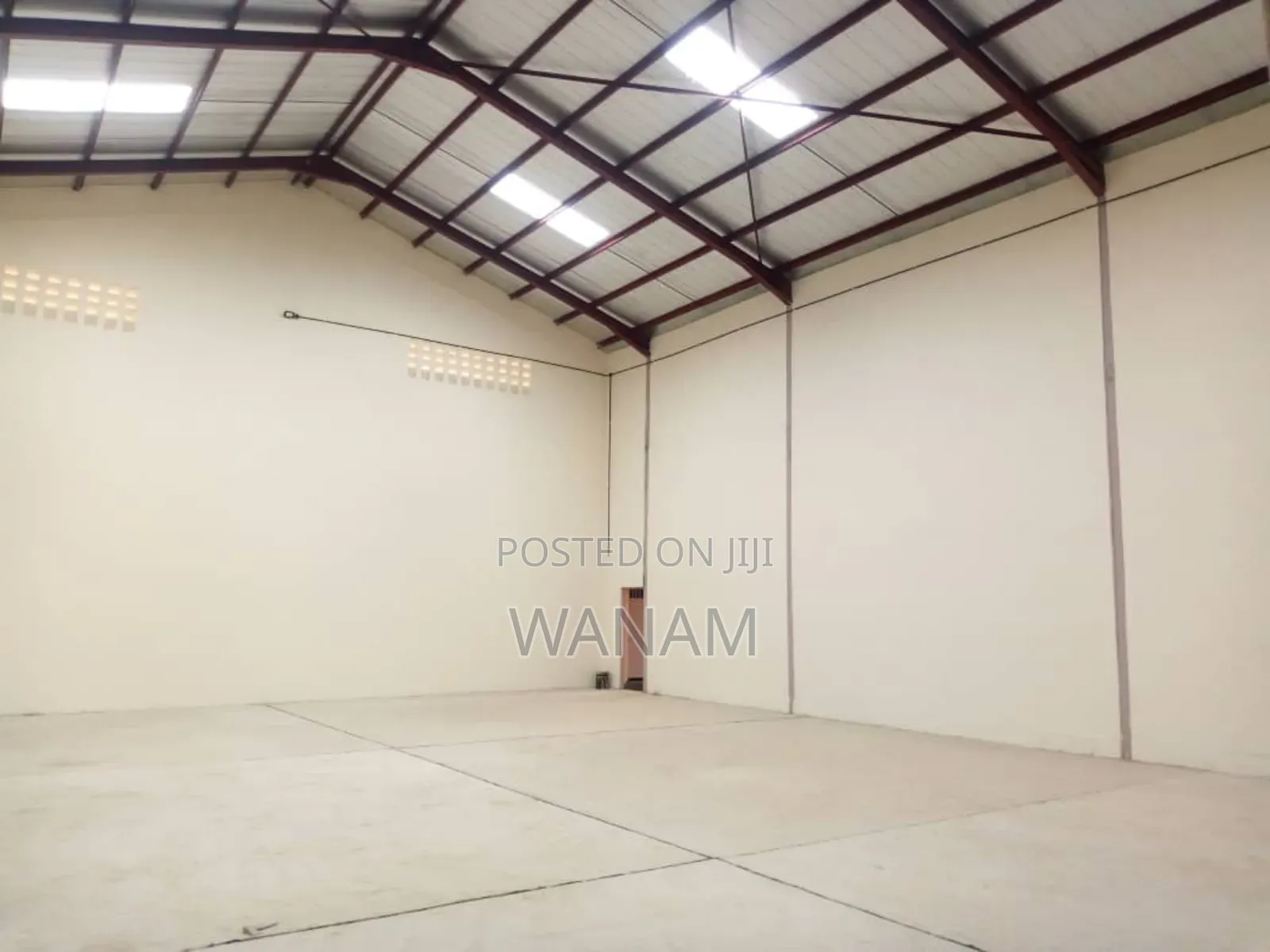 300 SQM of Warehouse Space in Luzira to Let.