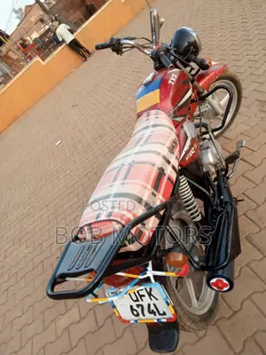 TVS HLX 125 2024 Red