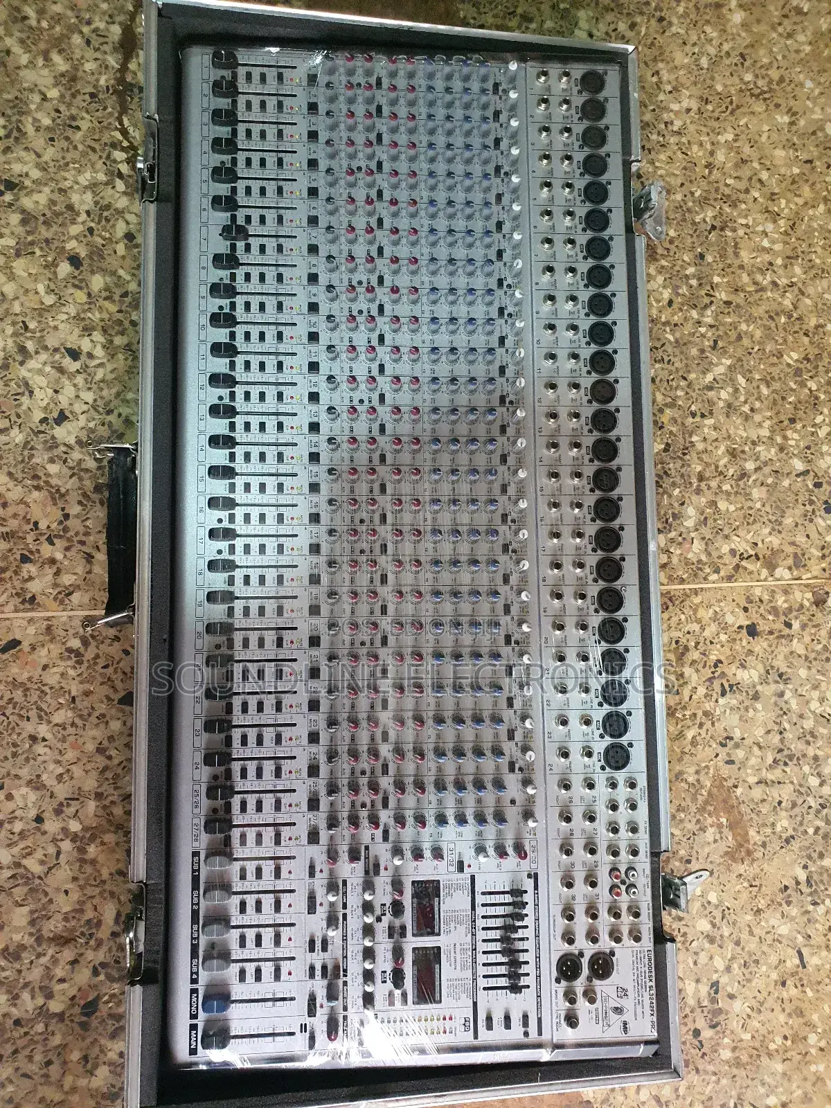 Behringer Live/Band Mixer