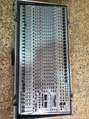 Behringer Live/Band Mixer