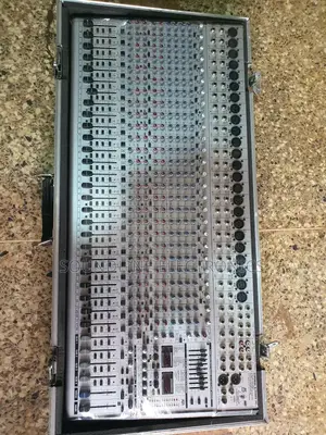 Behringer Live/Band Mixer