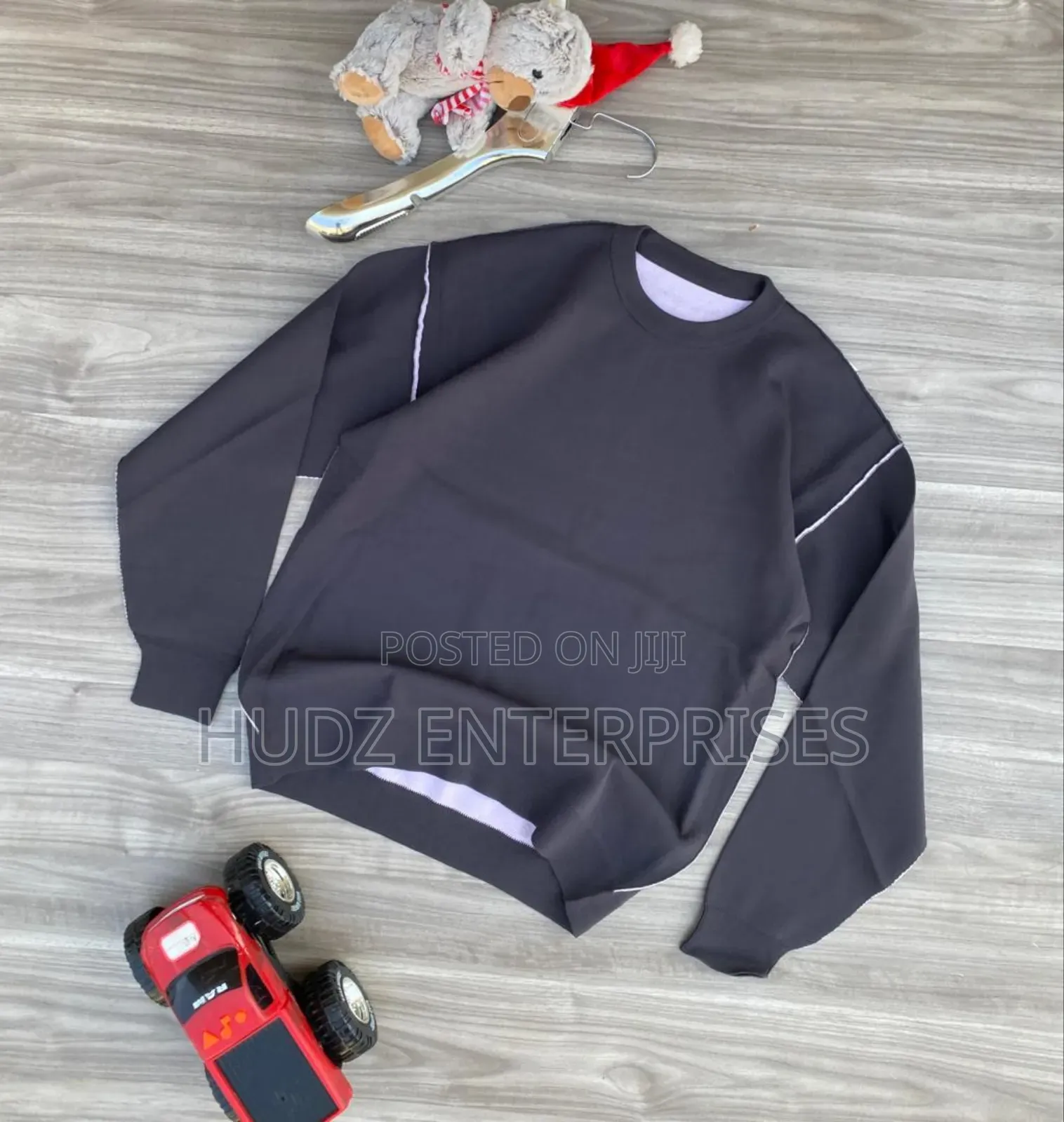 Unique Sweater Black and Gray