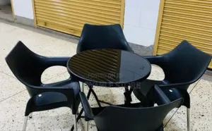 High Quality Centre Table and 4 Plastic Chairs