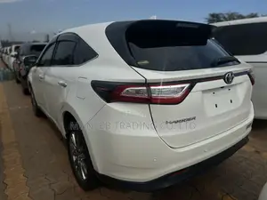 Toyota Harrier 2.0 2019 White