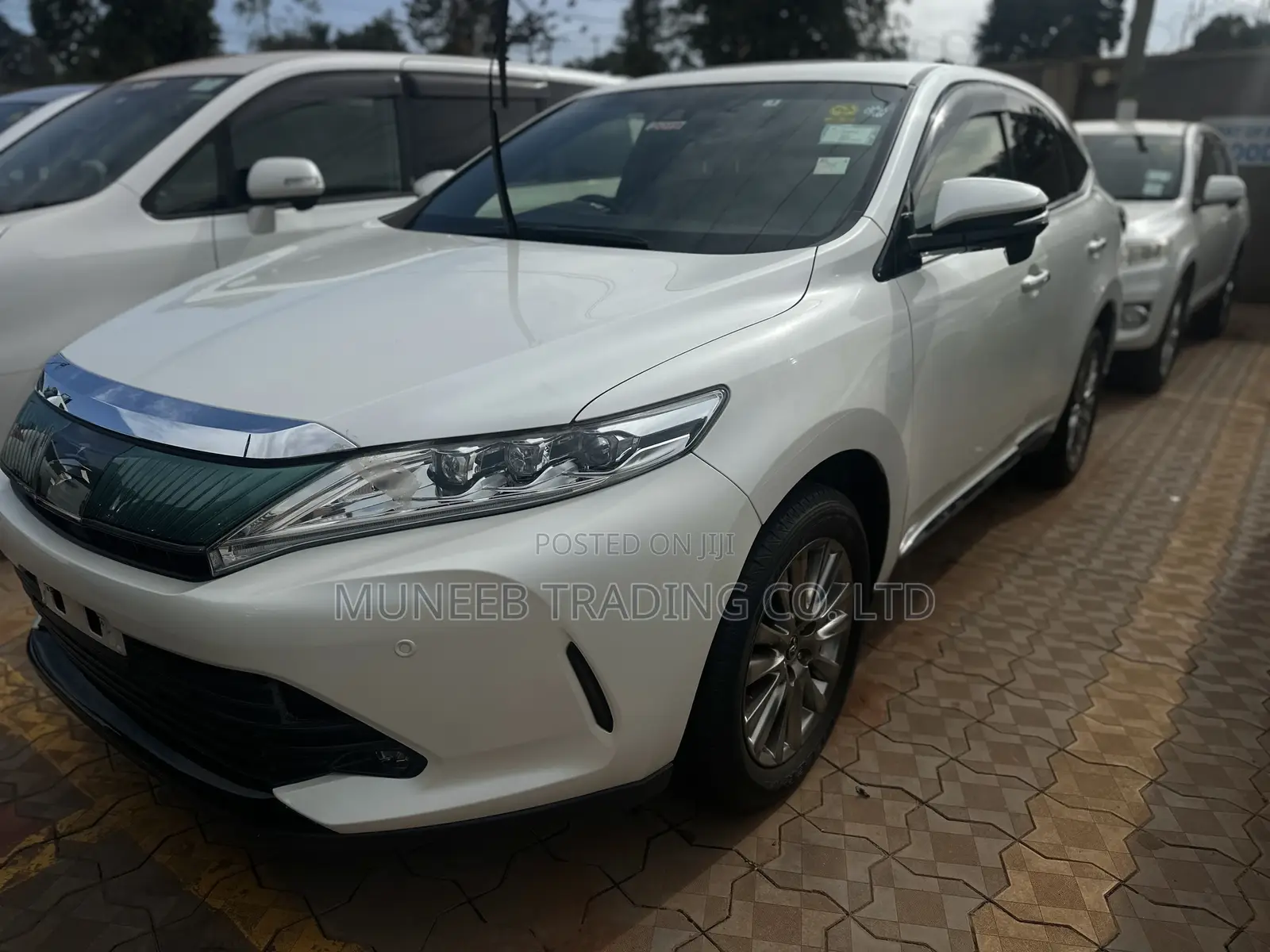 Toyota Harrier 2.0 2019 White